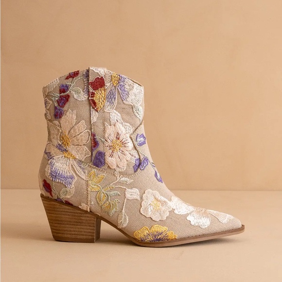 Shoes - Wanda Embroidered Booties